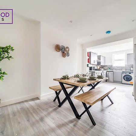 Brand New, 2 Bed 1 Bath, Modern Town Center Apartment, Free Wifi & Netflix By Redwood Stays Aldershot Esterno foto