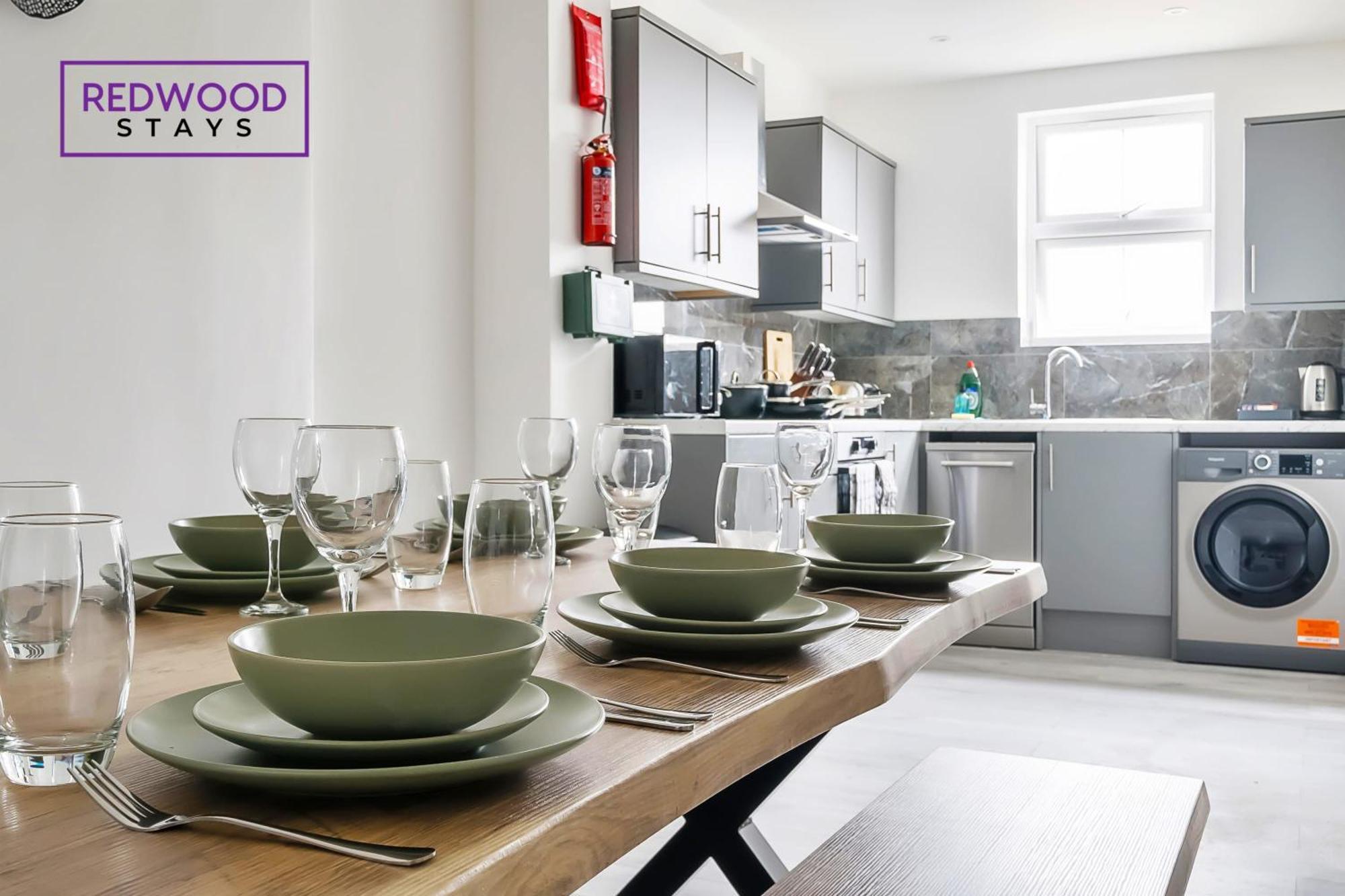 Brand New, 2 Bed 1 Bath, Modern Town Center Apartment, Free Wifi & Netflix By Redwood Stays Aldershot Esterno foto