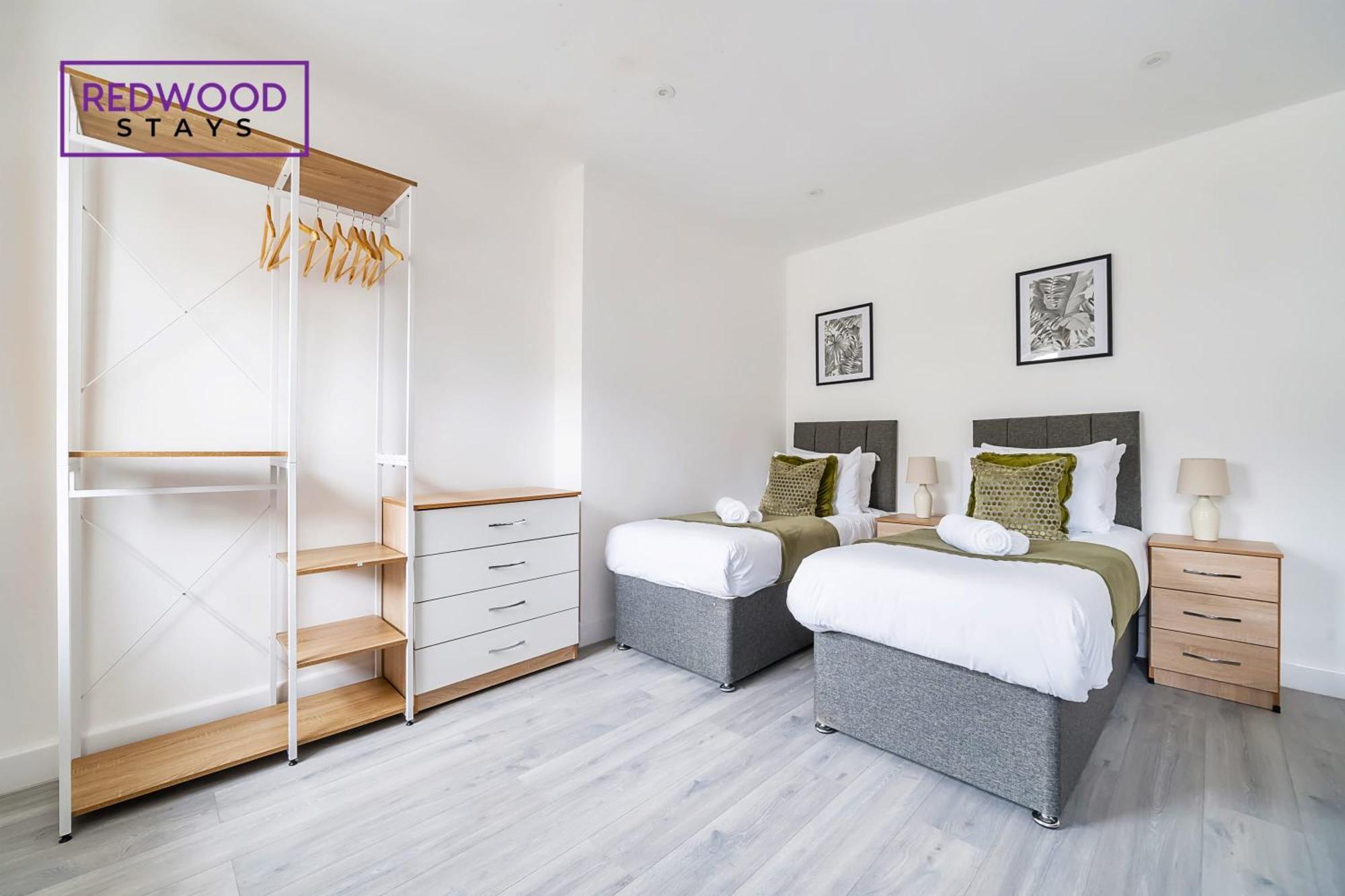 Brand New, 2 Bed 1 Bath, Modern Town Center Apartment, Free Wifi & Netflix By Redwood Stays Aldershot Esterno foto